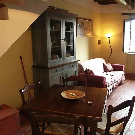 Apartmán Piegaro Sleeps 4 Pool Wifi T763592 *